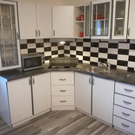 Zora Apartmant